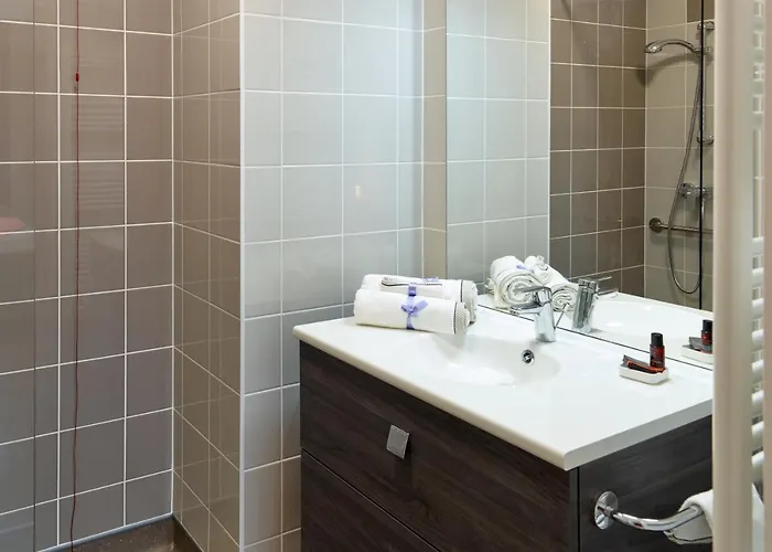 Zenao 4* Montreuil (Seine-Saint-Denis)
